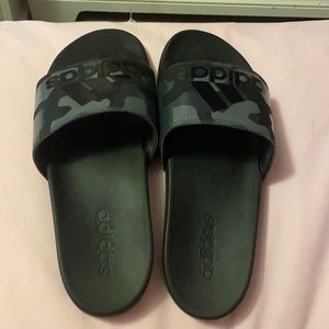 men’s size 10 adidas slides